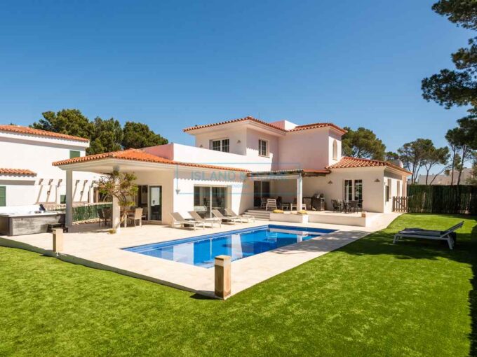 Villa for sale in Son Parc, Menorca