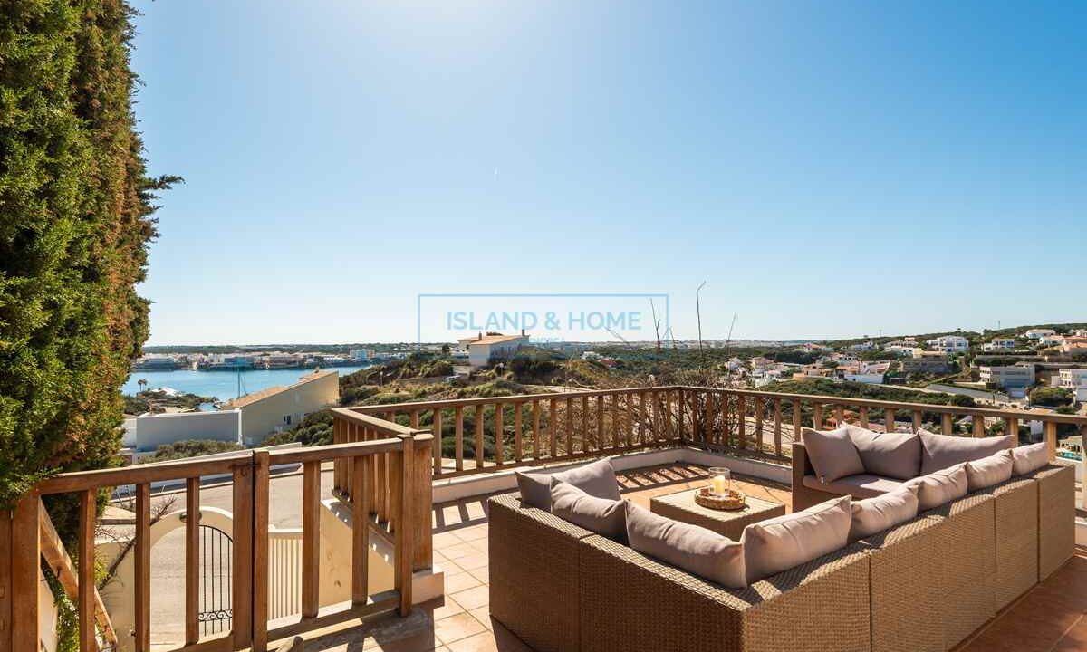 Villa for sale in Cala Llonga, Menorca